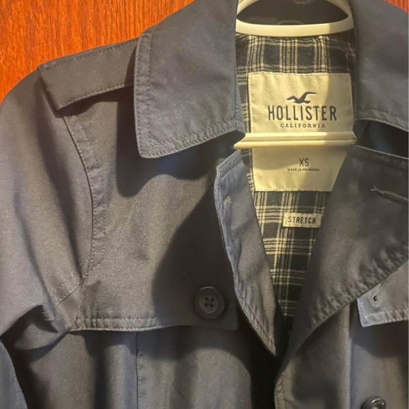 Hollister Trench Coat - Picture 3 of 3